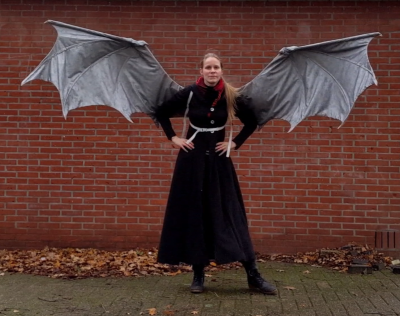 Dragon demon bat wings DIY instructions for cosplay wings.